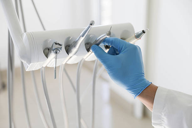 Professional Emergency Dentist technician working in Union County County, KY